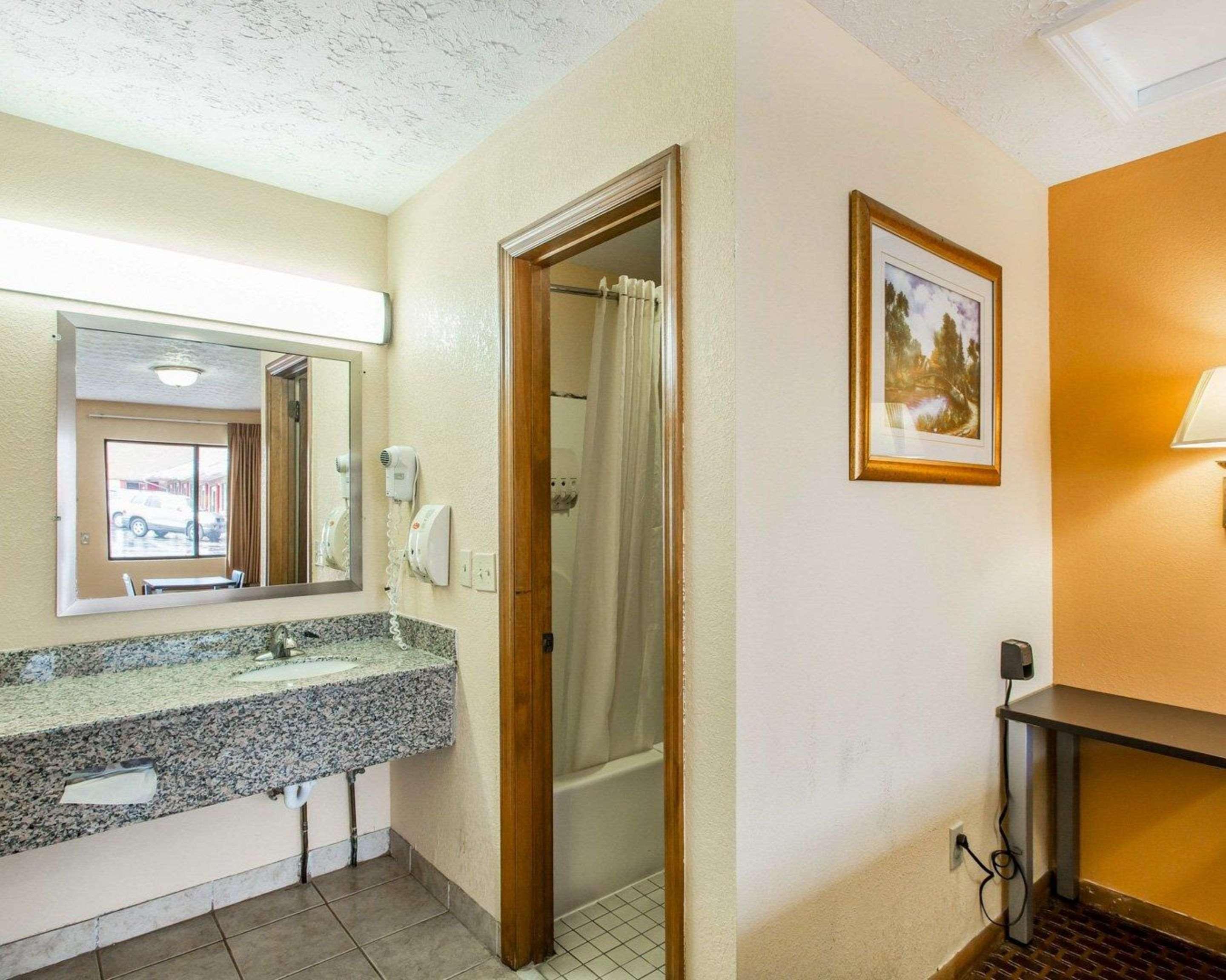 Econo Lodge Nashville North - Opryland Экстерьер фото
