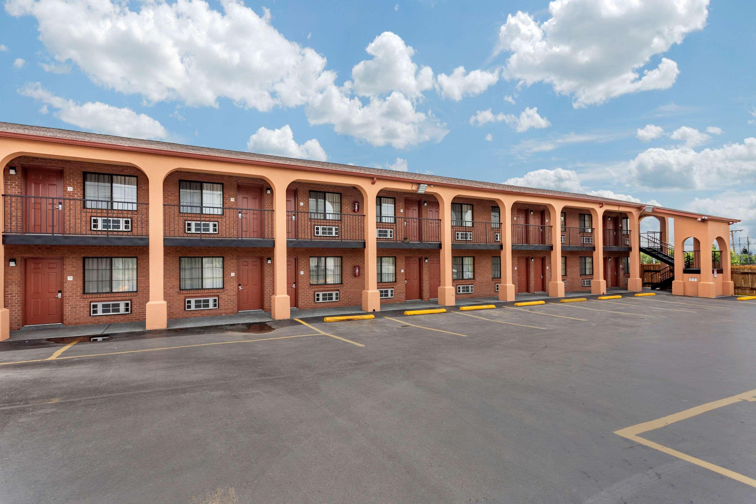 Econo Lodge Nashville North - Opryland Экстерьер фото